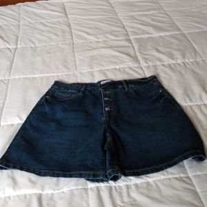 My style blue jean shorts